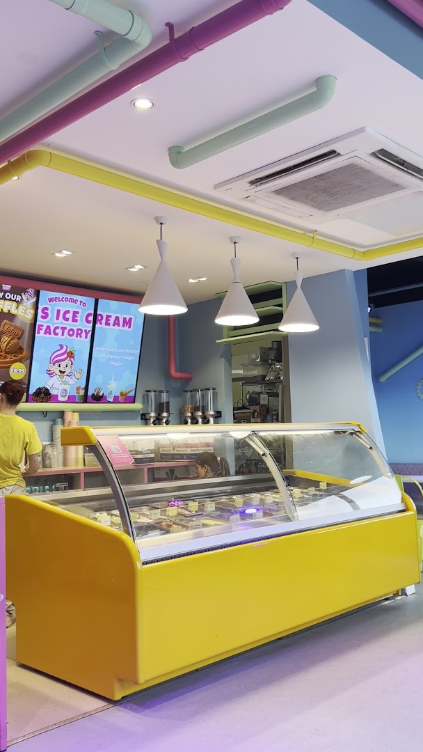 Mimi's Ice Cream Factory · Photos 13
