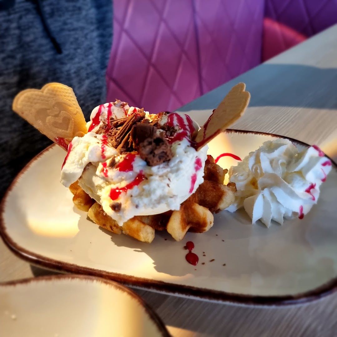 Mimi's Ice Cream Factory · Photos 6