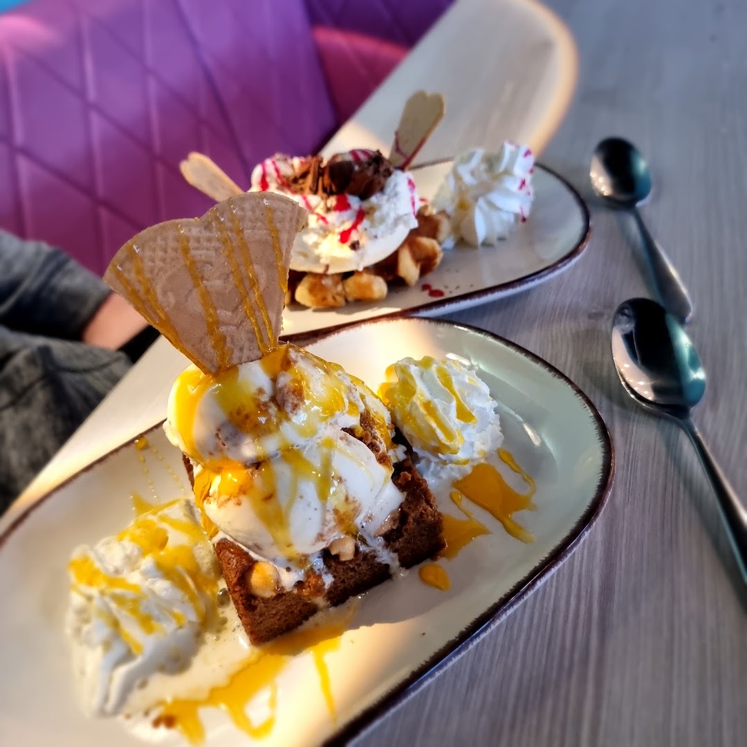 Mimi's Ice Cream Factory · Photos 7
