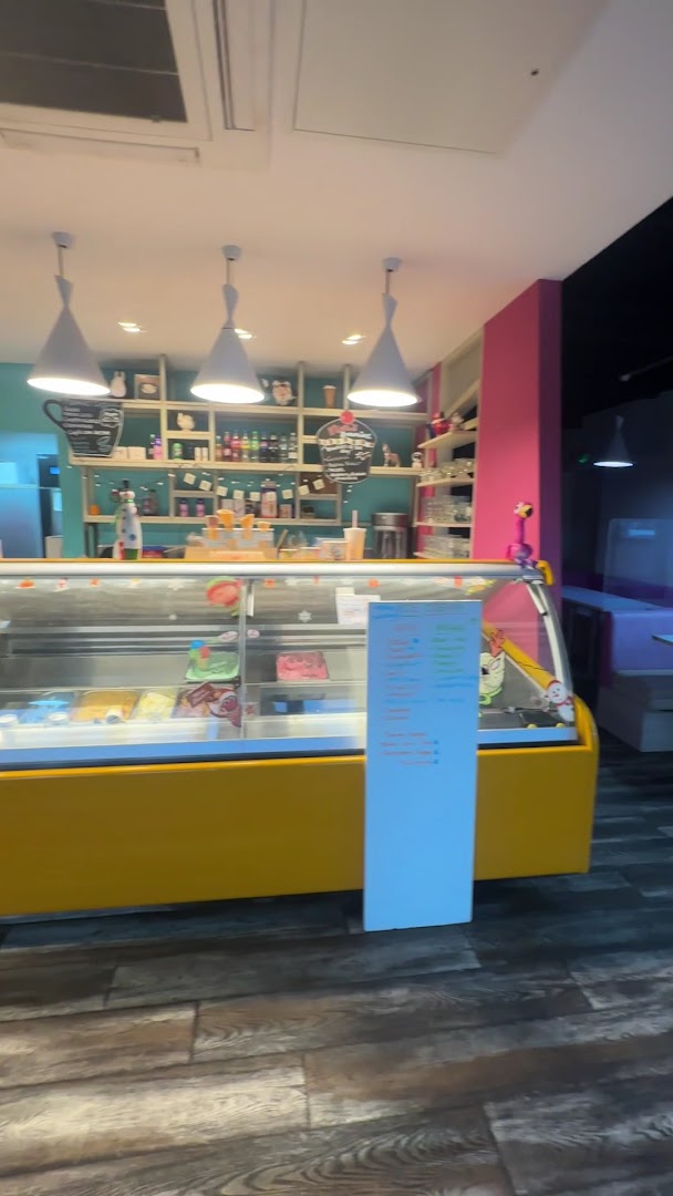 Mimi's Ice Cream Factory · Photos 15