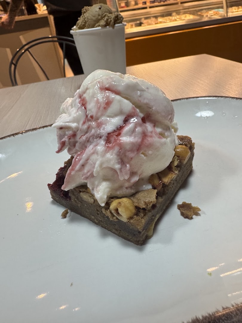 Mimi's Ice Cream Factory · Photos 12